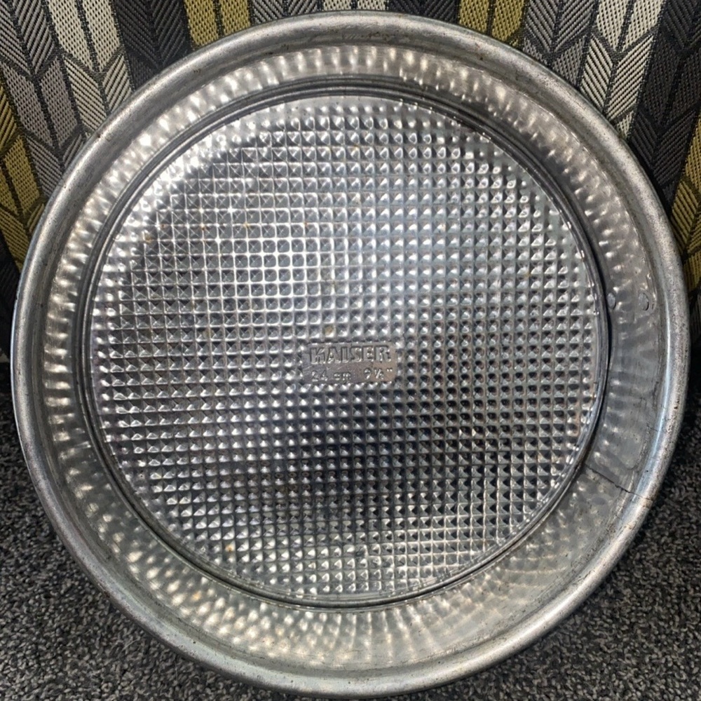 Vintage Kaiser Spring Form 9.5" 24 cm Cheese Cake Pan Metal Made in West Germany